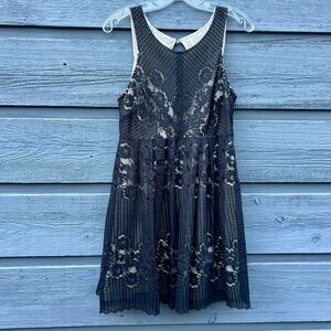 FREE PEOPLE BLACK LACE MINI BOHO ROCCO CUT OUT DRESS  SIZE 4
